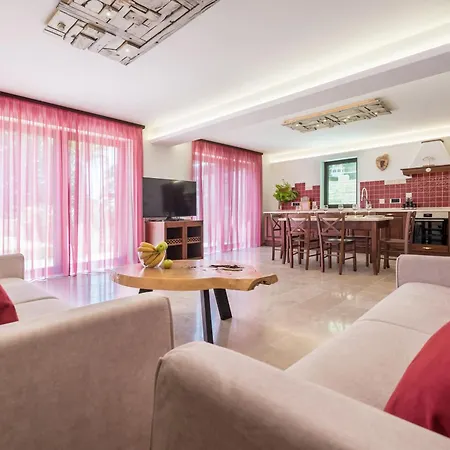 Villa Balkida - *